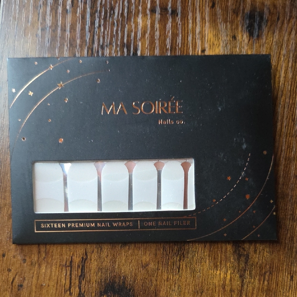 White and Gold Press-On Nail Wraps